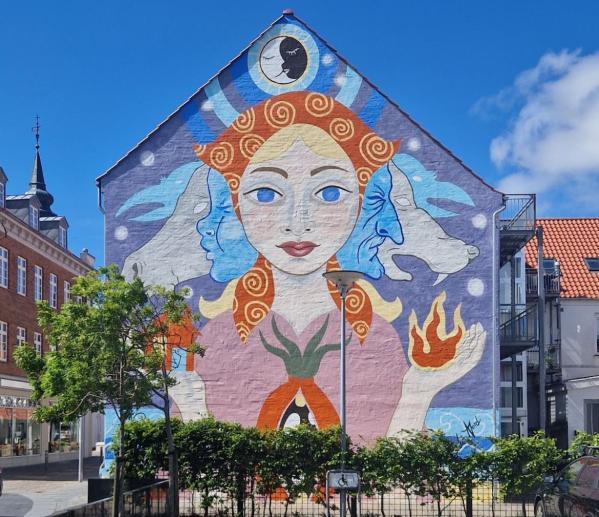 Indvielse af gavlmaleriet af billedkunstner Julie Nord 